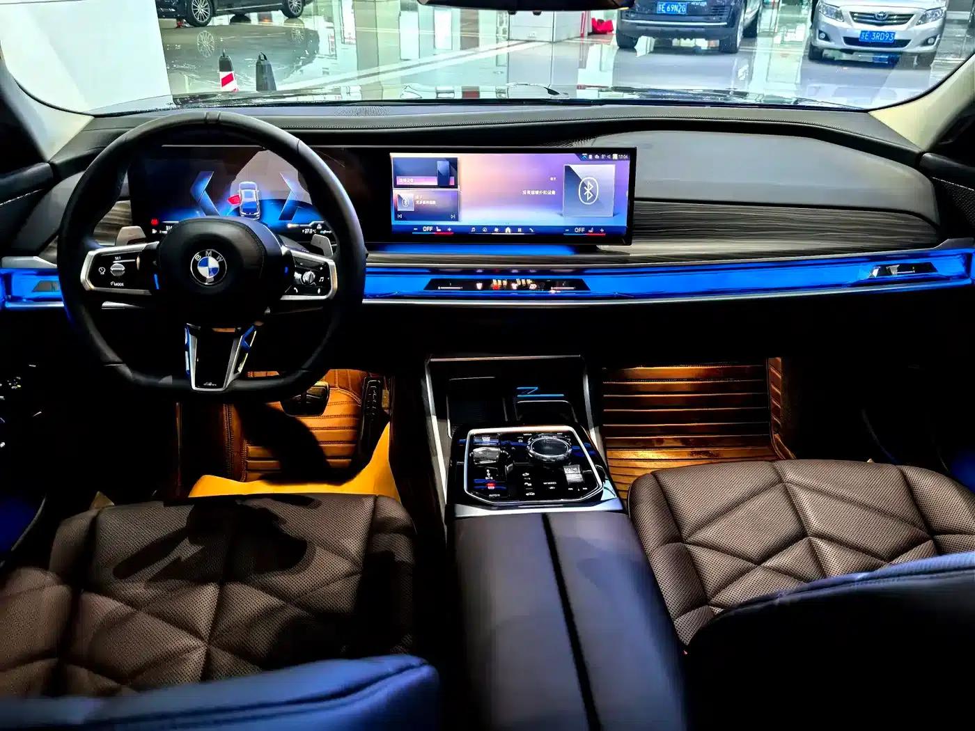 2023 BMW 7 Series 735Li M Sport Package — миниатюра 5
