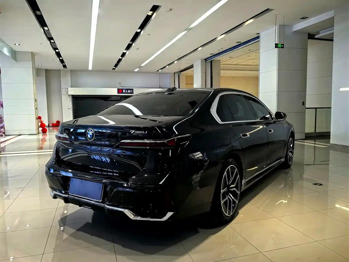 2023 BMW 7 Series 735Li M Sport Package — миниатюра 7