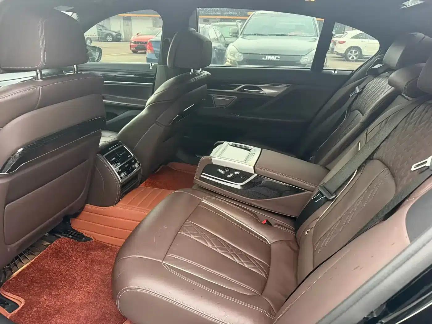 2021 BMW 7 Series 730Li M Sport Package — миниатюра 5