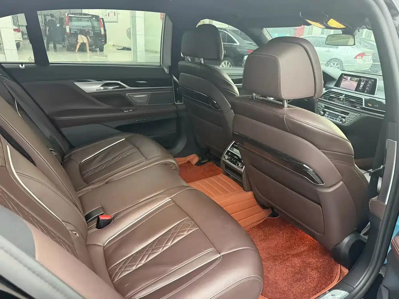 2021 BMW 7 Series 730Li M Sport Package — миниатюра 6
