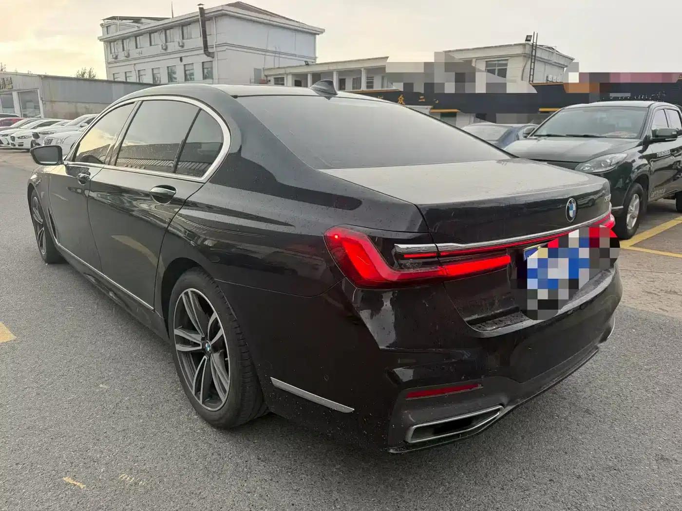 2021 BMW 7 Series 730Li M Sport Package — миниатюра 8