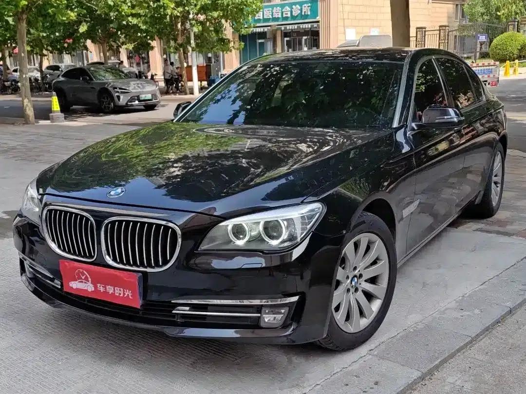 BMW 7 Series 2013 730Li Leading Edition — миниатюра 1