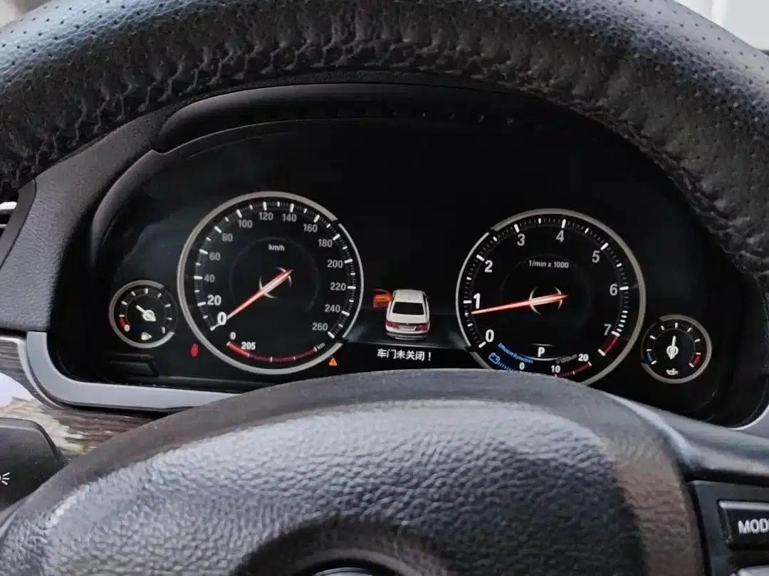 BMW 7 Series 2013 730Li Leading Edition — миниатюра 12