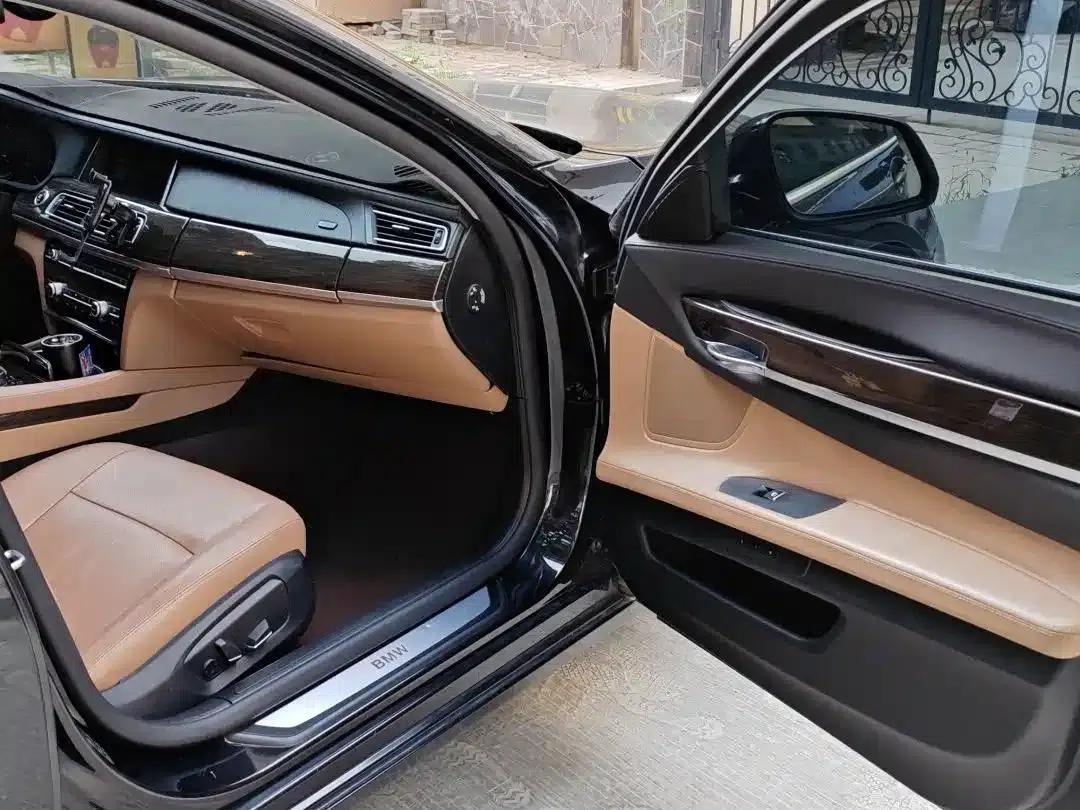 BMW 7 Series 2013 730Li Leading Edition — миниатюра 8