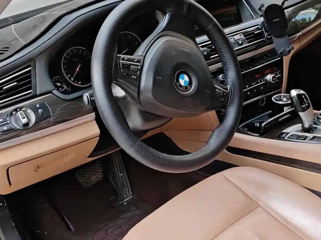 BMW 7 Series 2013 730Li Leading Edition — миниатюра 10