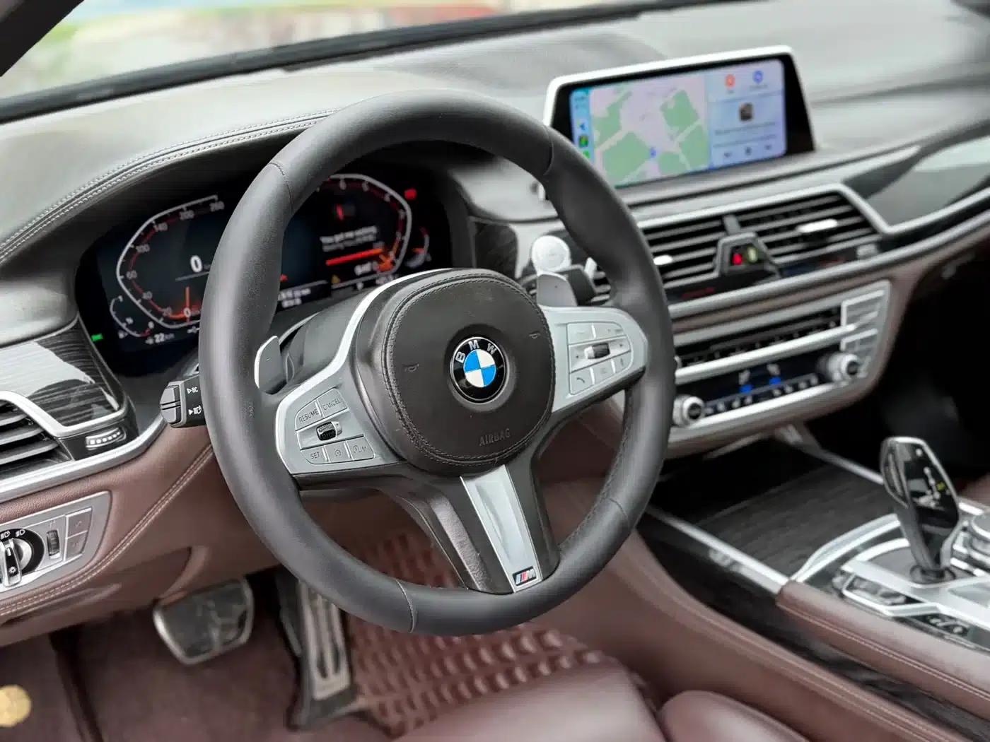 2019 BMW 7 Series 740Li Leading Edition M Sport Package — миниатюра 4