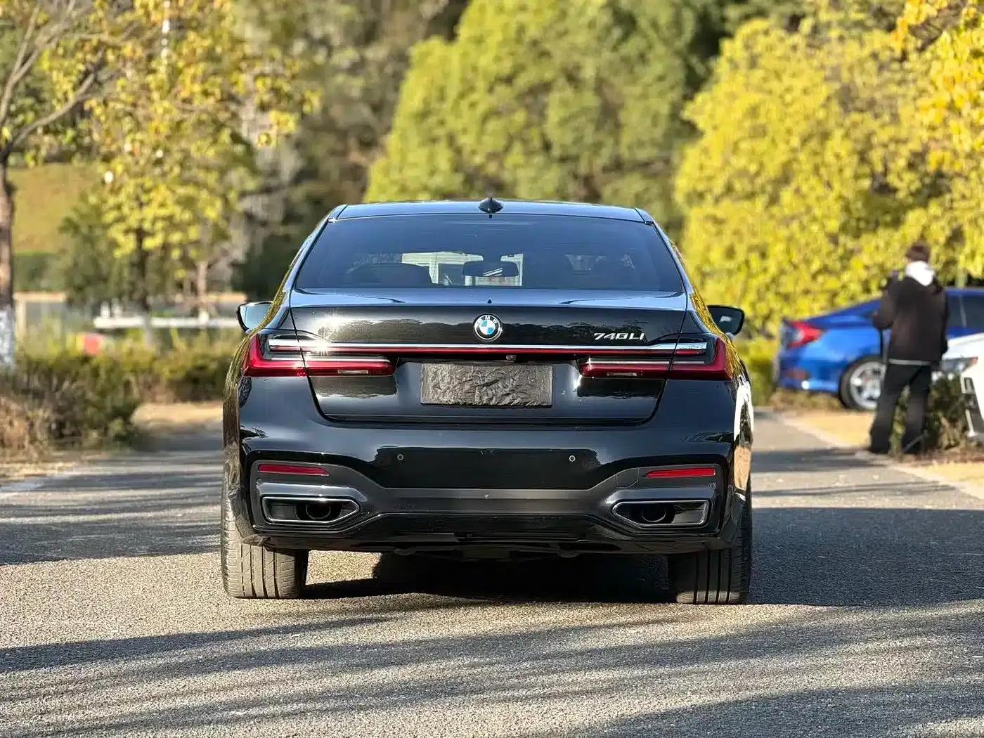 2019 BMW 7 Series 740Li Leading Edition M Sport Package — миниатюра 8