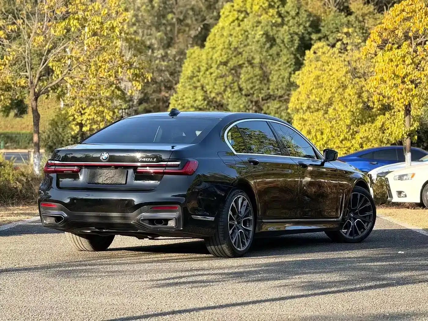 2019 BMW 7 Series 740Li Leading Edition M Sport Package — миниатюра 9
