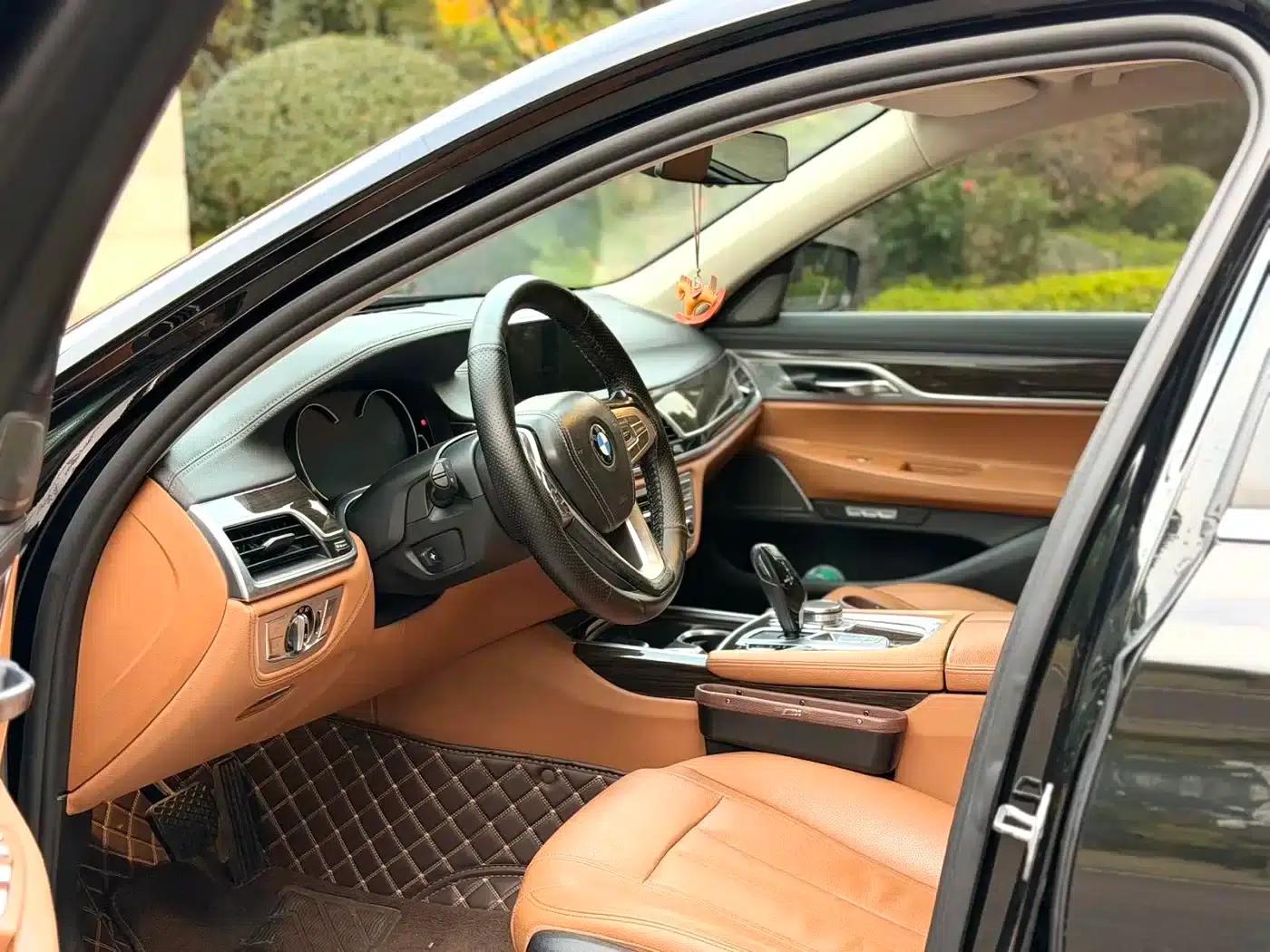 2016 BMW 7 Series 730Li Leading Edition — миниатюра 5