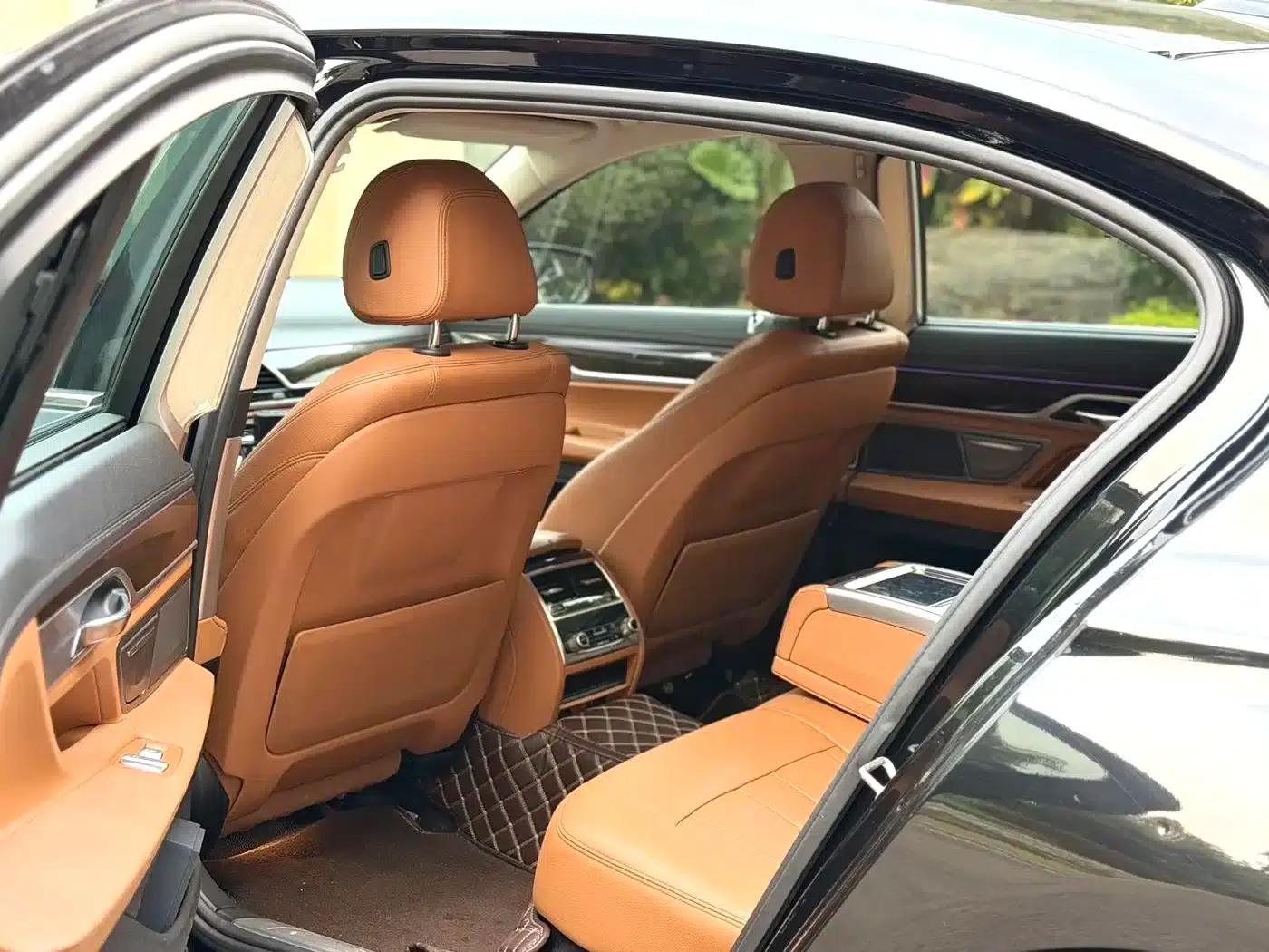 2016 BMW 7 Series 730Li Leading Edition — миниатюра 6