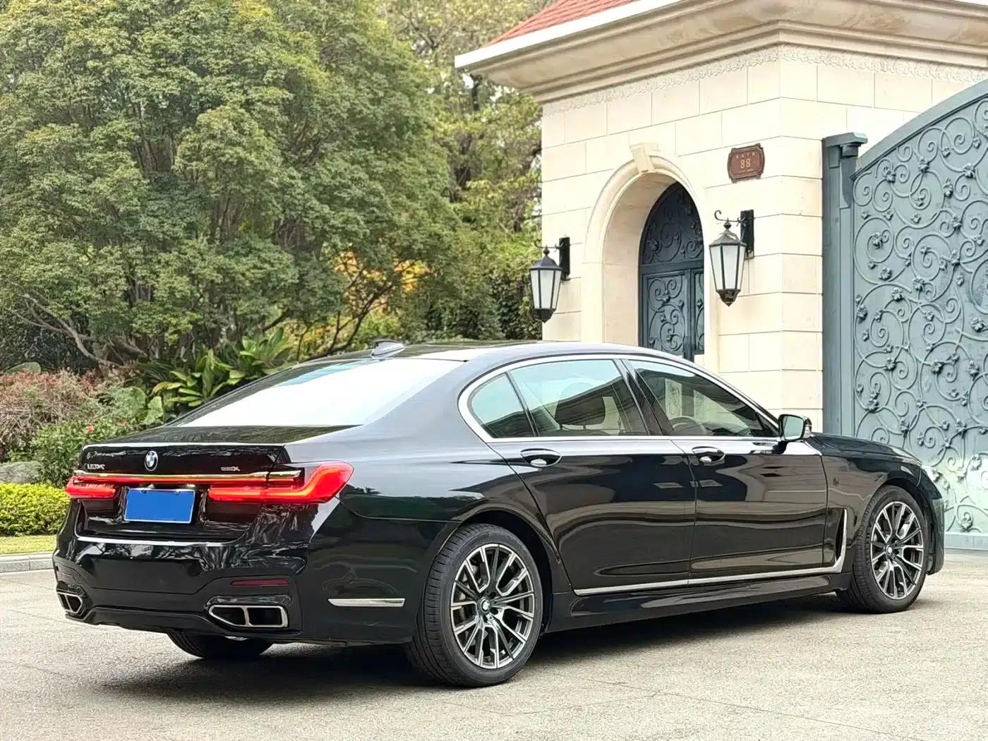 2016 BMW 7 Series 730Li Leading Edition — миниатюра 9
