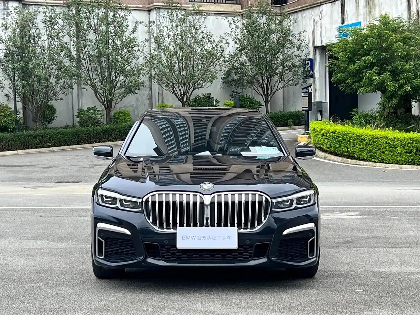 2019 BMW 7 Series 740Li Leading Edition M Sport Package — миниатюра 2