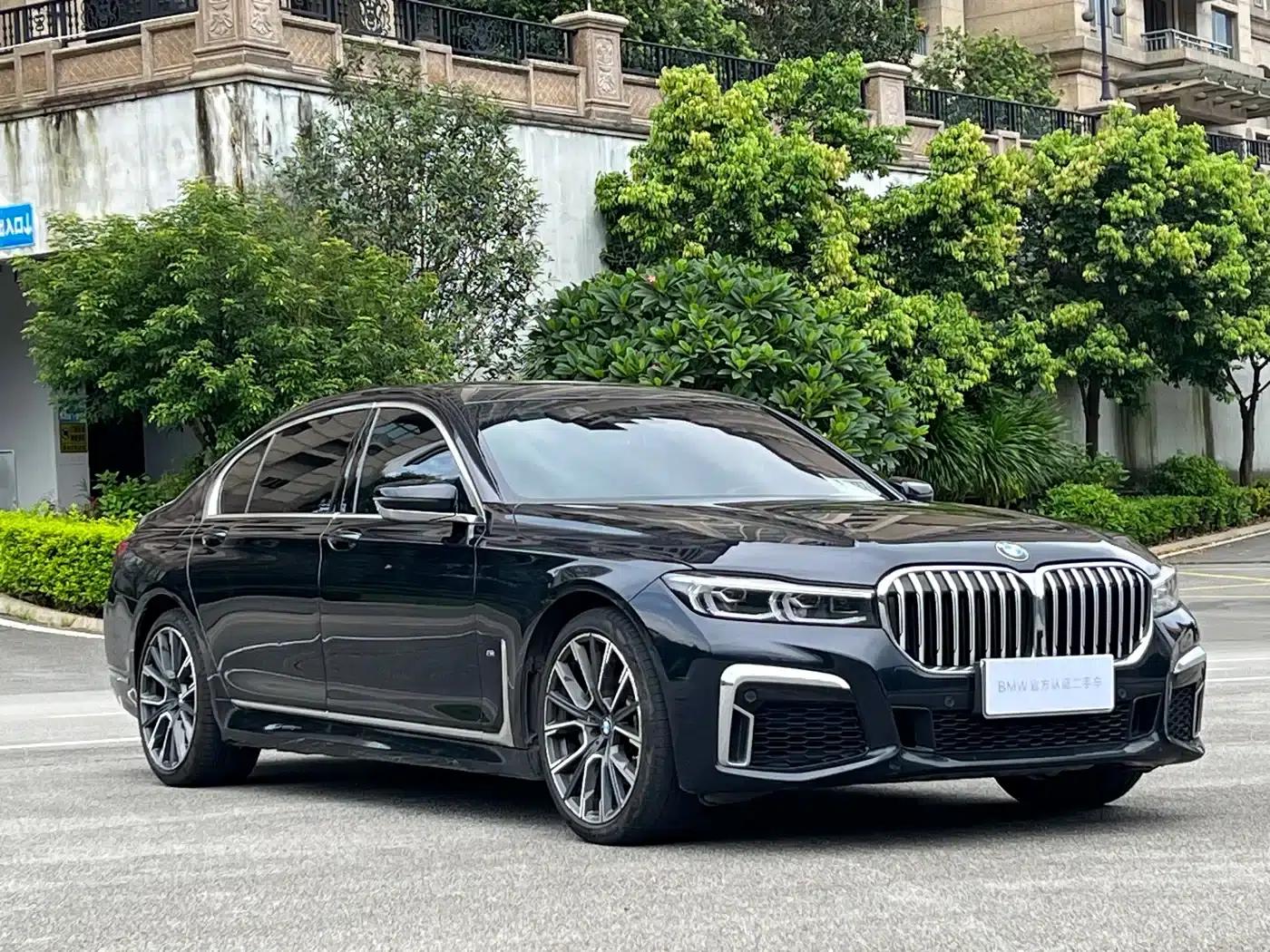 2019 BMW 7 Series 740Li Leading Edition M Sport Package — миниатюра 3