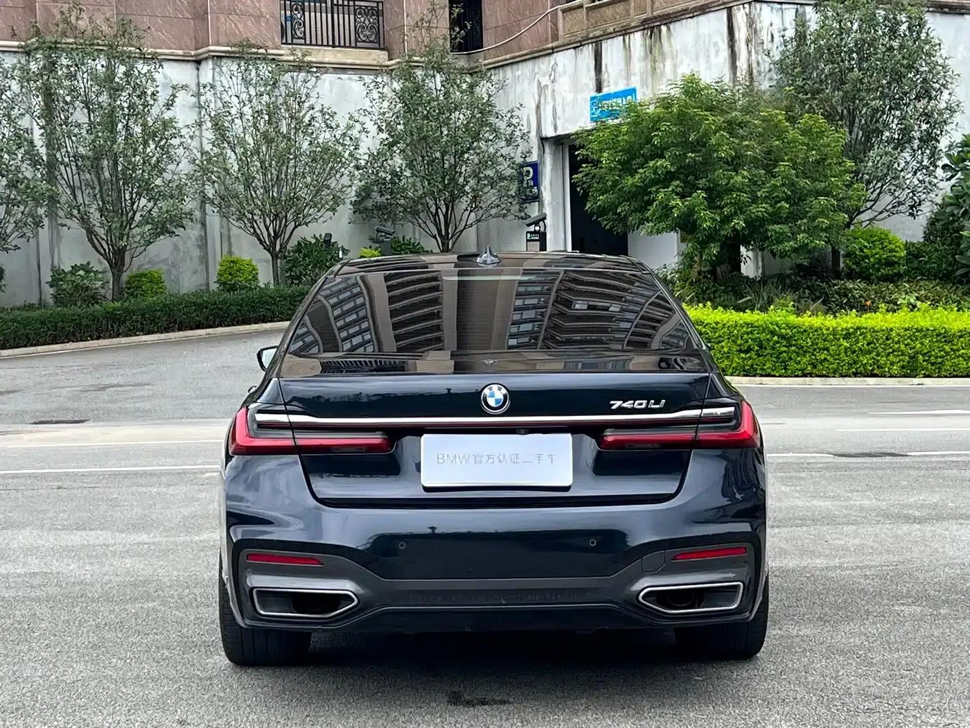 2019 BMW 7 Series 740Li Leading Edition M Sport Package — миниатюра 5