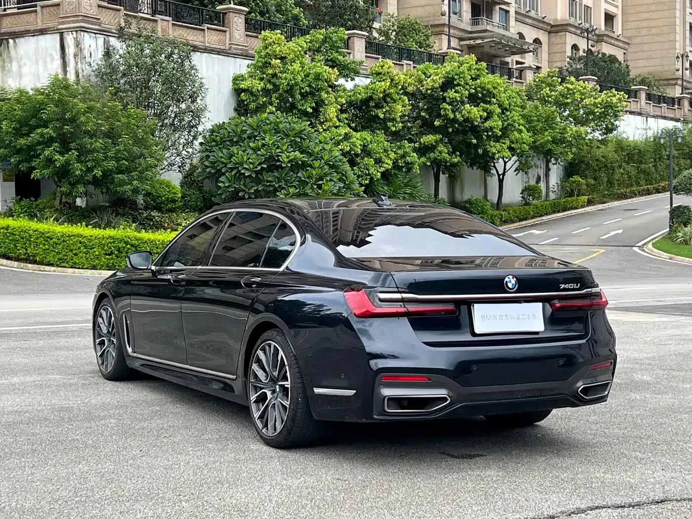 2019 BMW 7 Series 740Li Leading Edition M Sport Package — миниатюра 6