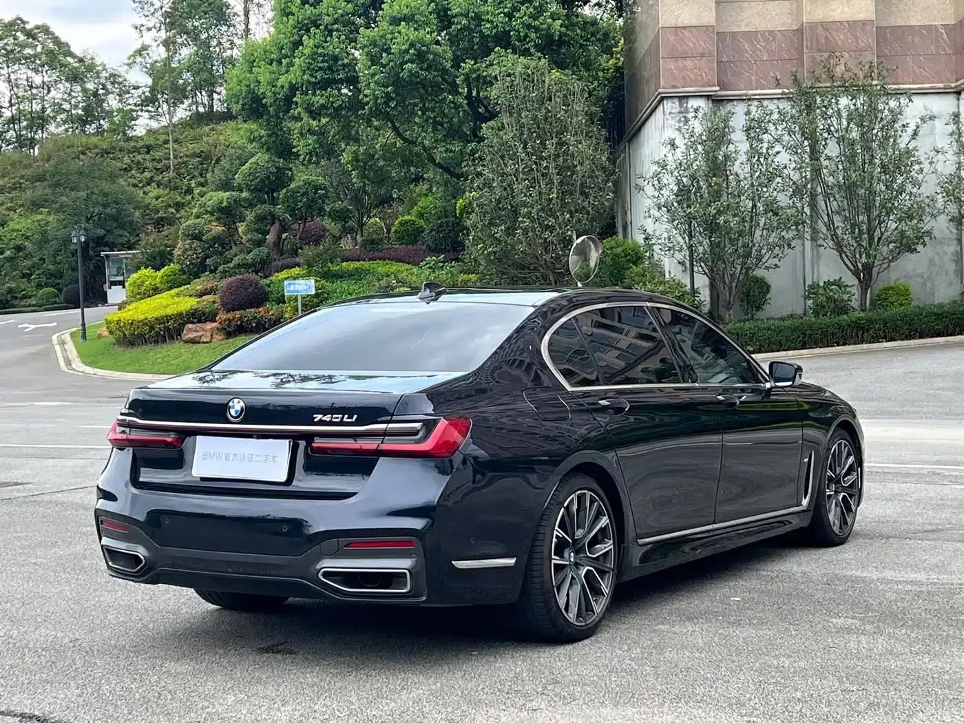 2019 BMW 7 Series 740Li Leading Edition M Sport Package — миниатюра 7