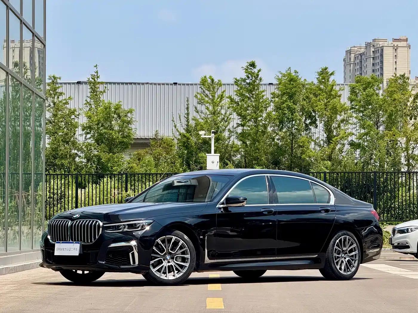 2019 BMW 7 Series 730Li M Sport Package — миниатюра 1