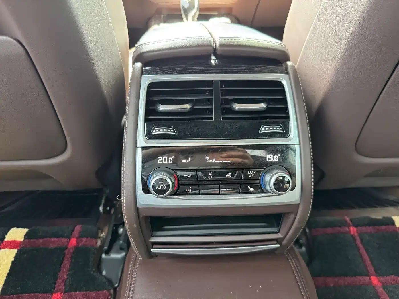 2019 BMW 7 Series 730Li M Sport Package — миниатюра 16