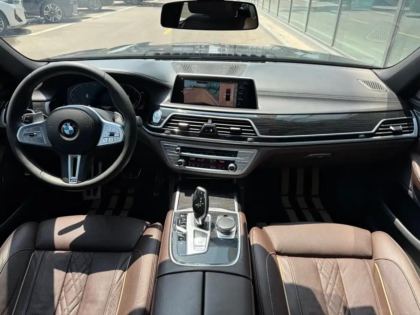 2019 BMW 7 Series 730Li M Sport Package — миниатюра 17