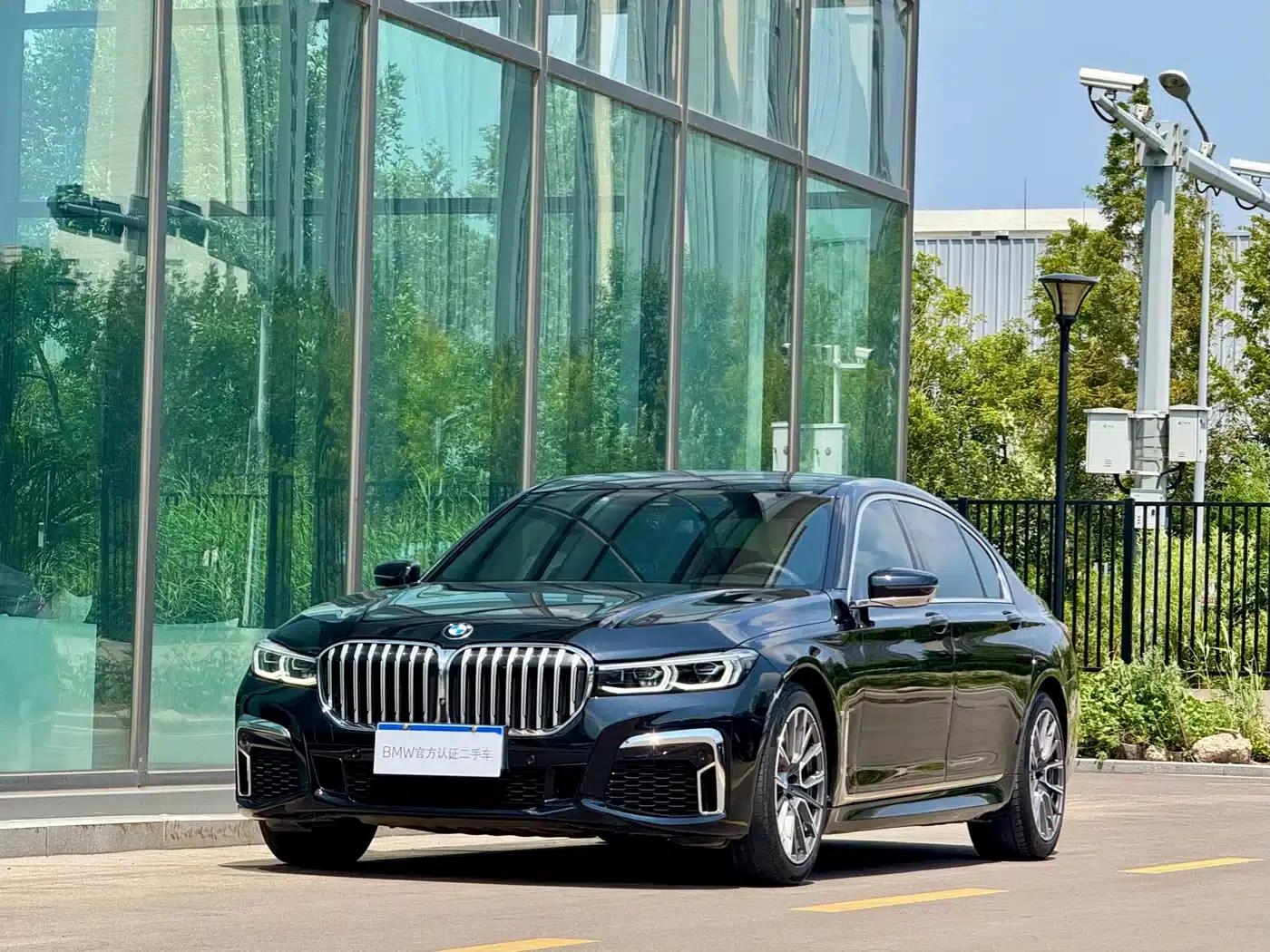 2019 BMW 7 Series 730Li M Sport Package — миниатюра 23