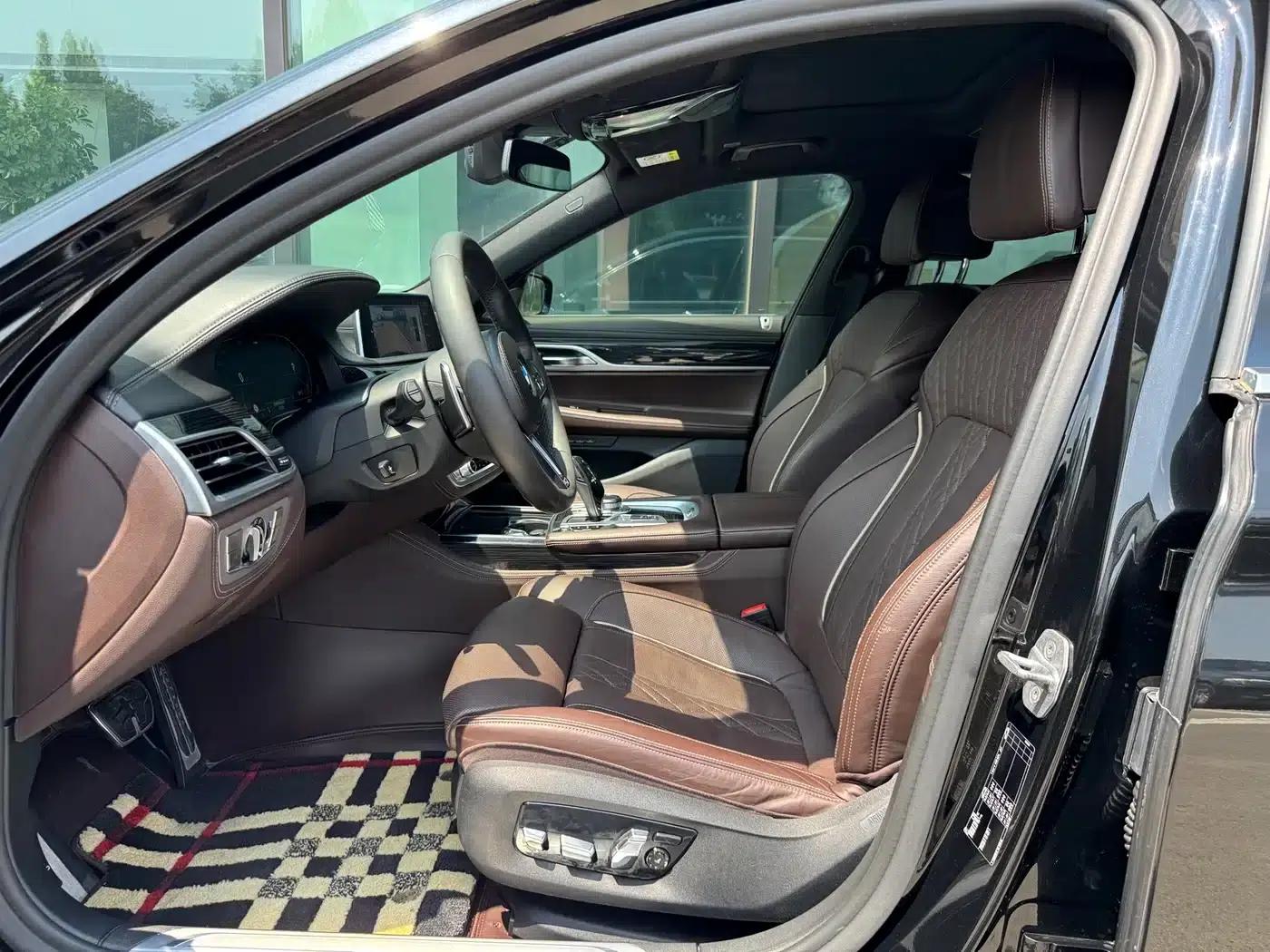 2019 BMW 7 Series 730Li M Sport Package — миниатюра 4