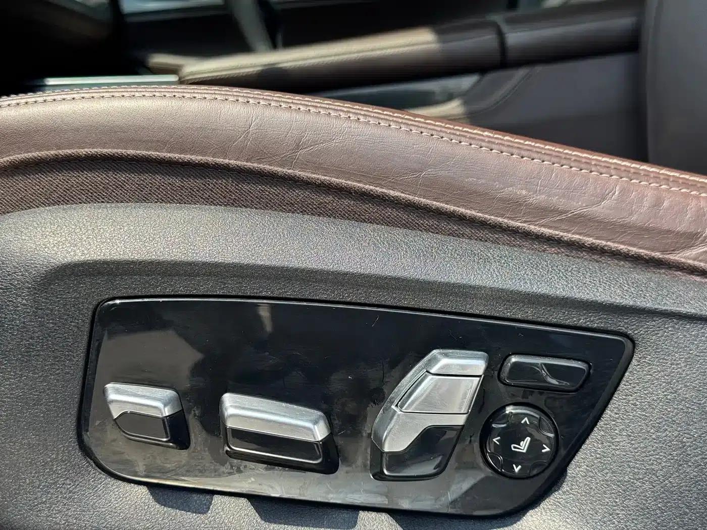 2019 BMW 7 Series 730Li M Sport Package — миниатюра 5