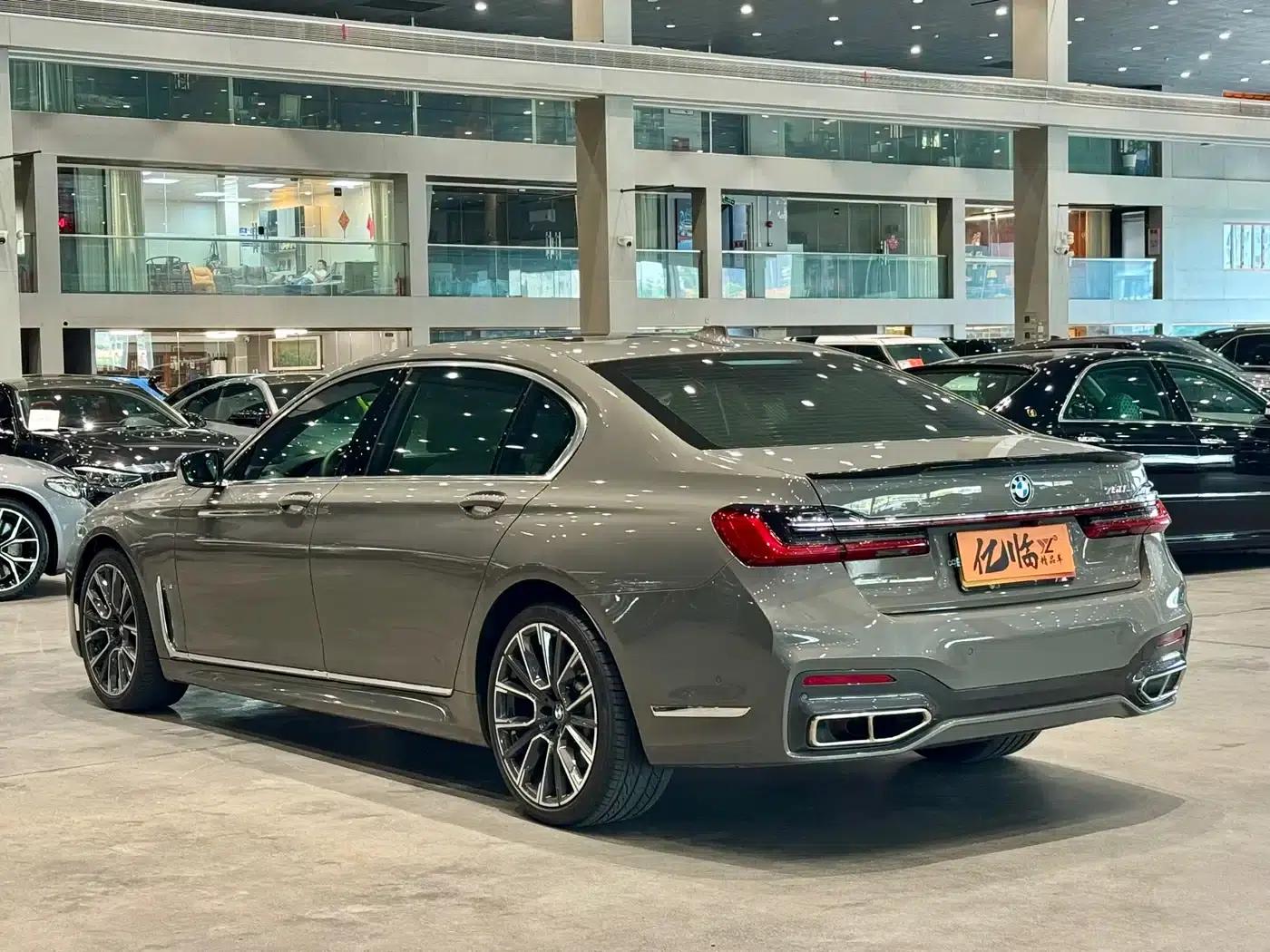 2019 BMW 7 Series Facelift 740Li Leading Edition M Sport Package — миниатюра 15