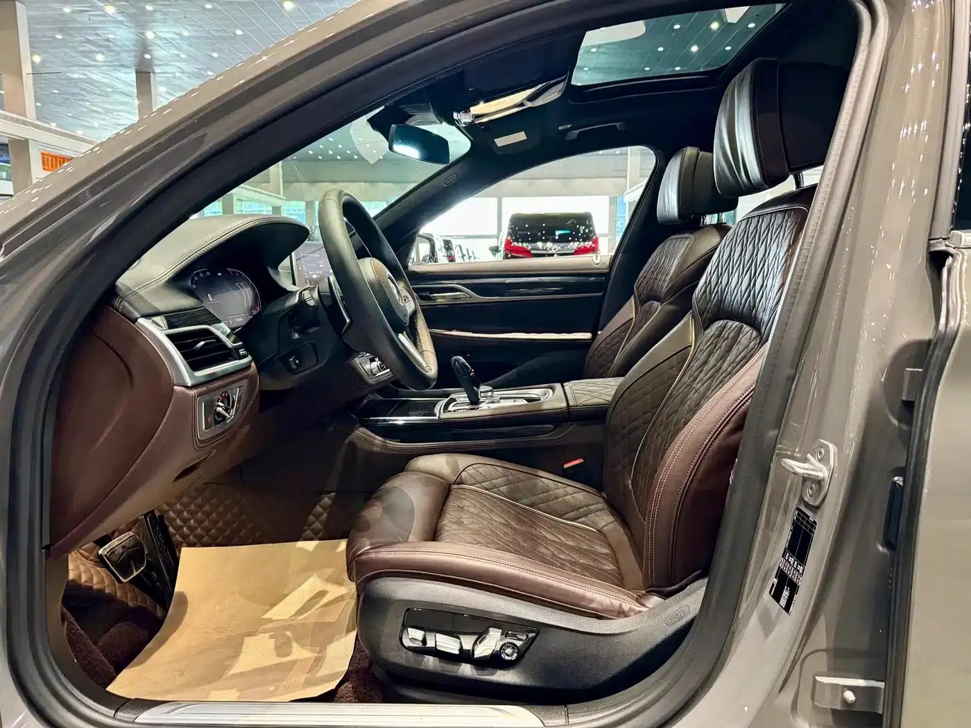 2019 BMW 7 Series Facelift 740Li Leading Edition M Sport Package — миниатюра 4