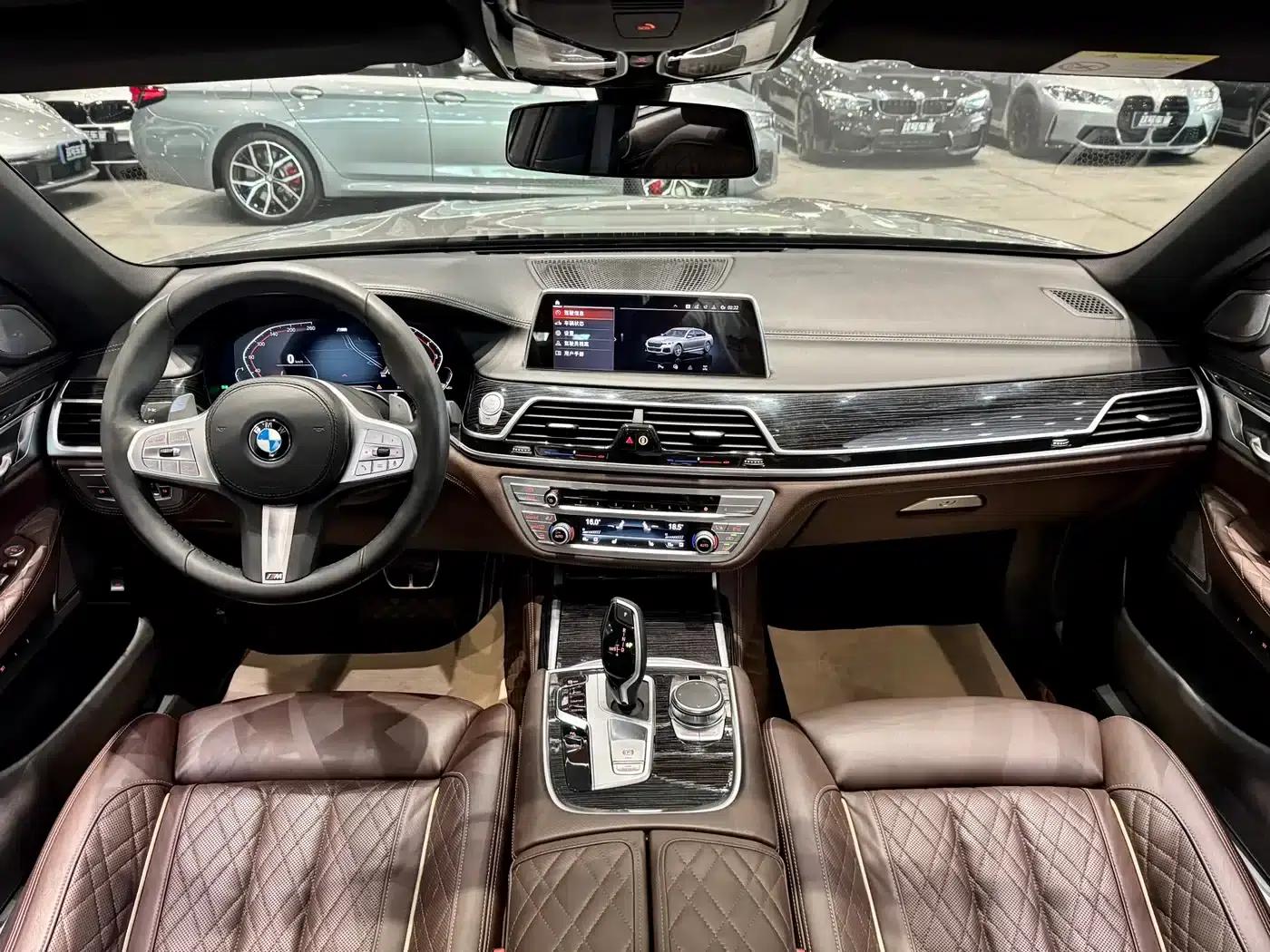 2019 BMW 7 Series Facelift 740Li Leading Edition M Sport Package — миниатюра 8
