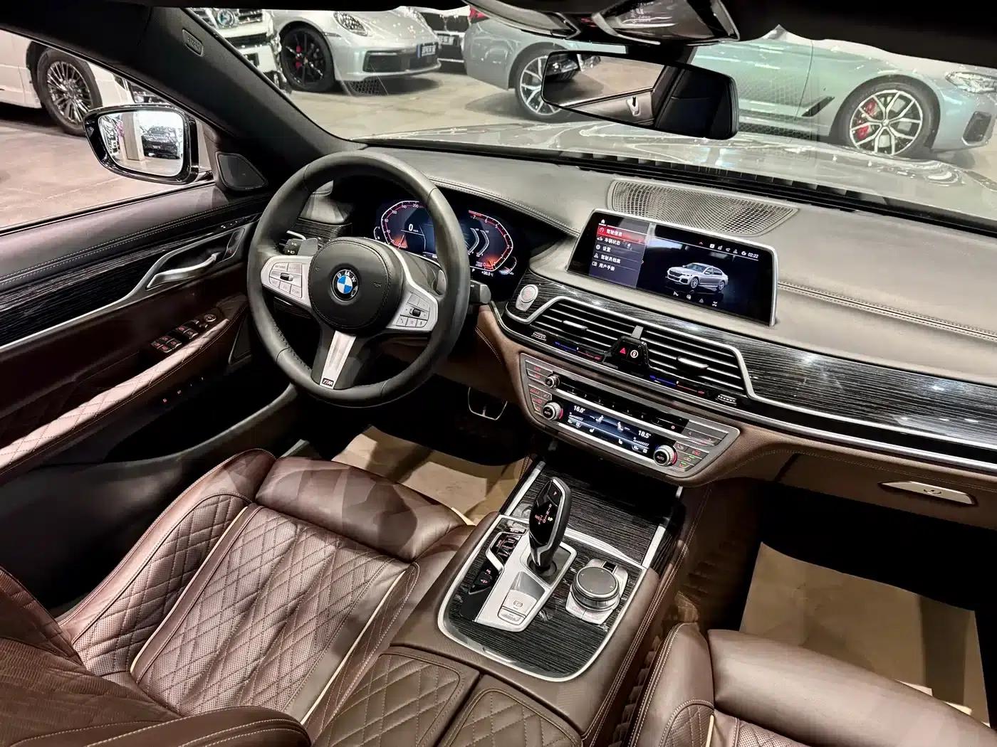 2019 BMW 7 Series Facelift 740Li Leading Edition M Sport Package — миниатюра 9