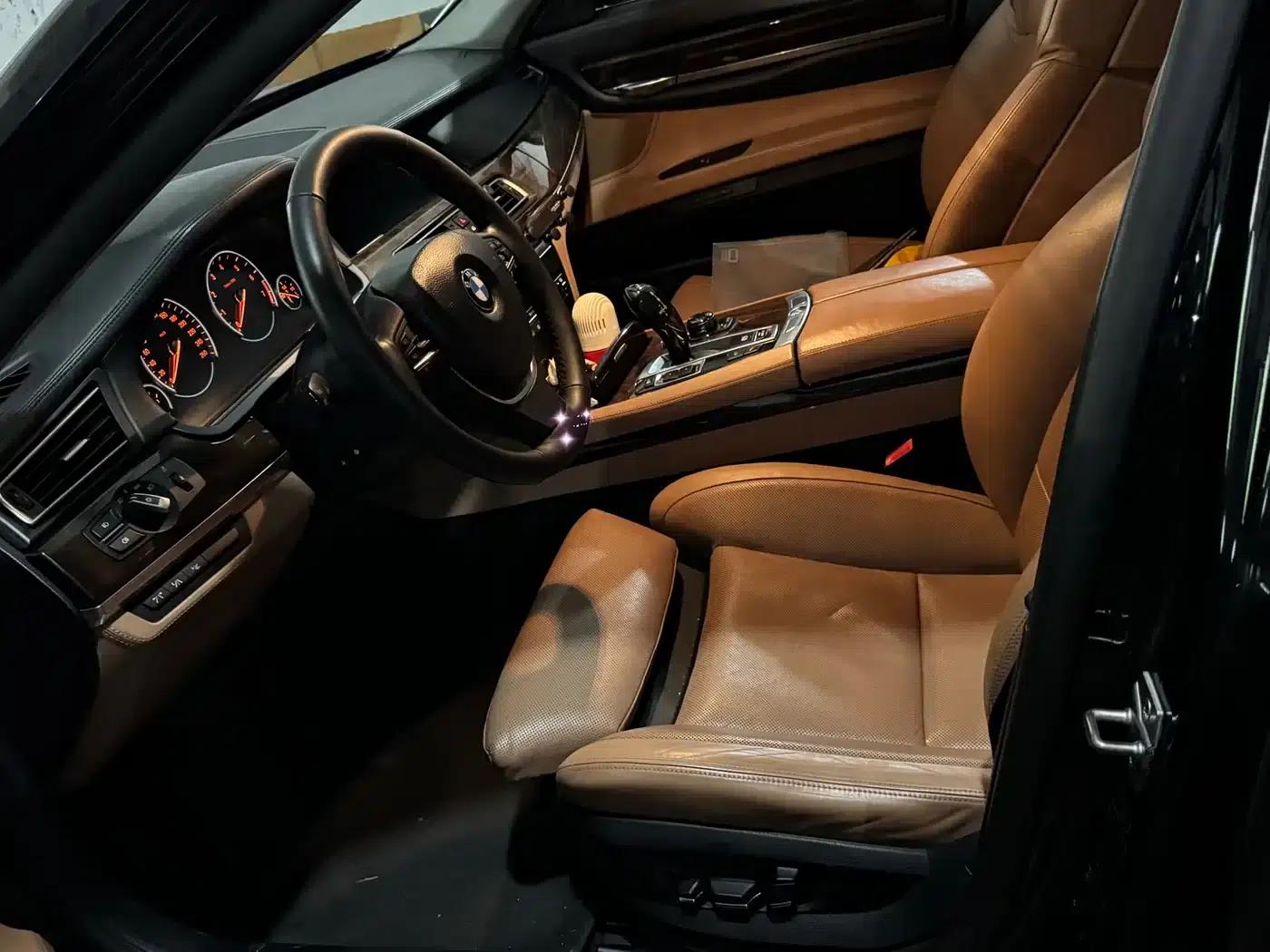 BMW 7 Series 2010 760Li China 60th Anniversary Edition — миниатюра 4