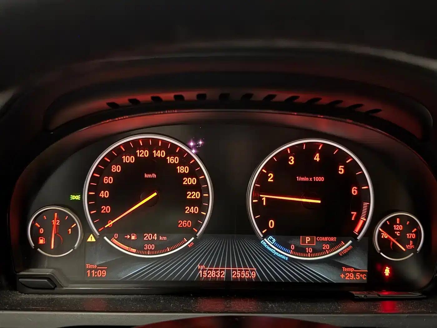 BMW 7 Series 2010 760Li China 60th Anniversary Edition — миниатюра 10
