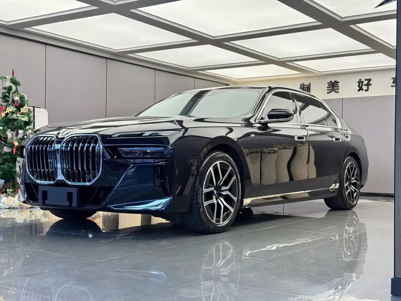 2023 BMW 7 Series 735Li Luxury Package — миниатюра 1