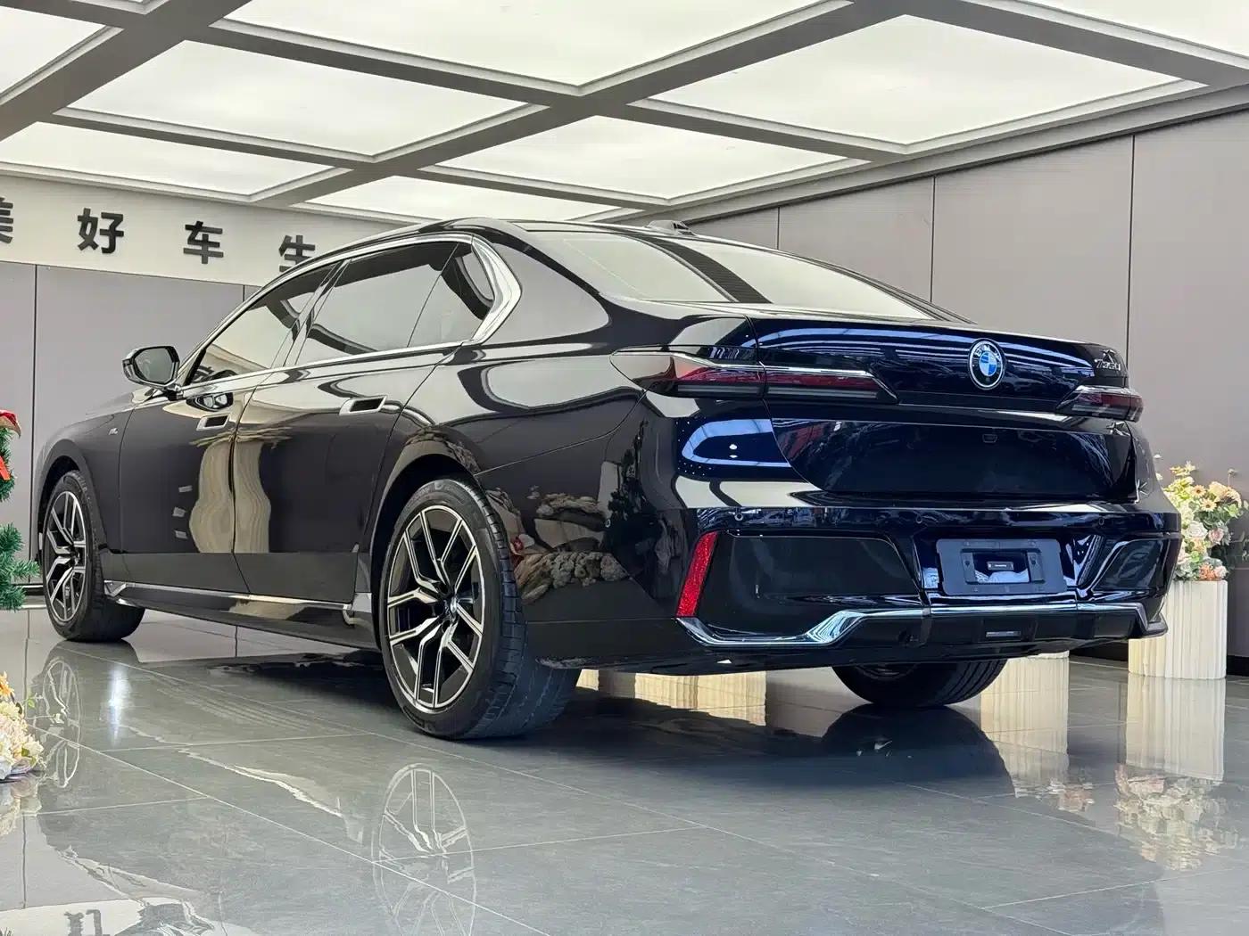 2023 BMW 7 Series 735Li Luxury Package — миниатюра 15