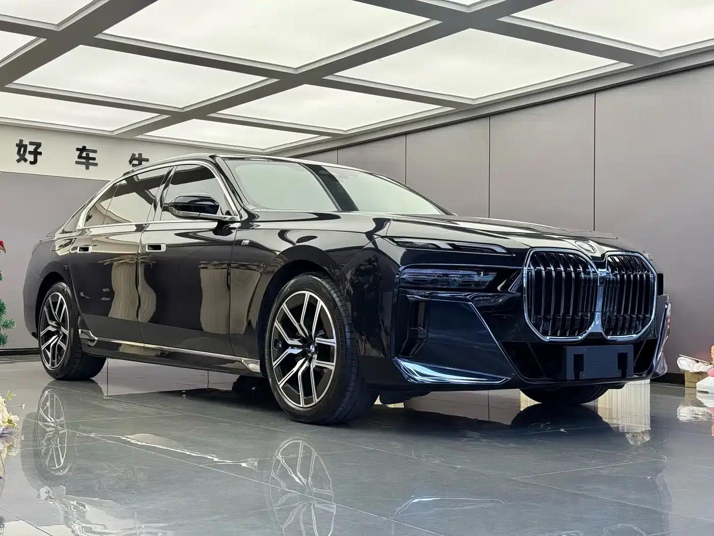 2023 BMW 7 Series 735Li Luxury Package — миниатюра 3