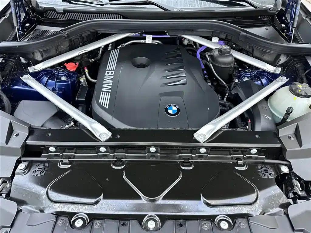 BMW X5 2025 xDrive 40Li M Sport Shadow Edition — миниатюра 17
