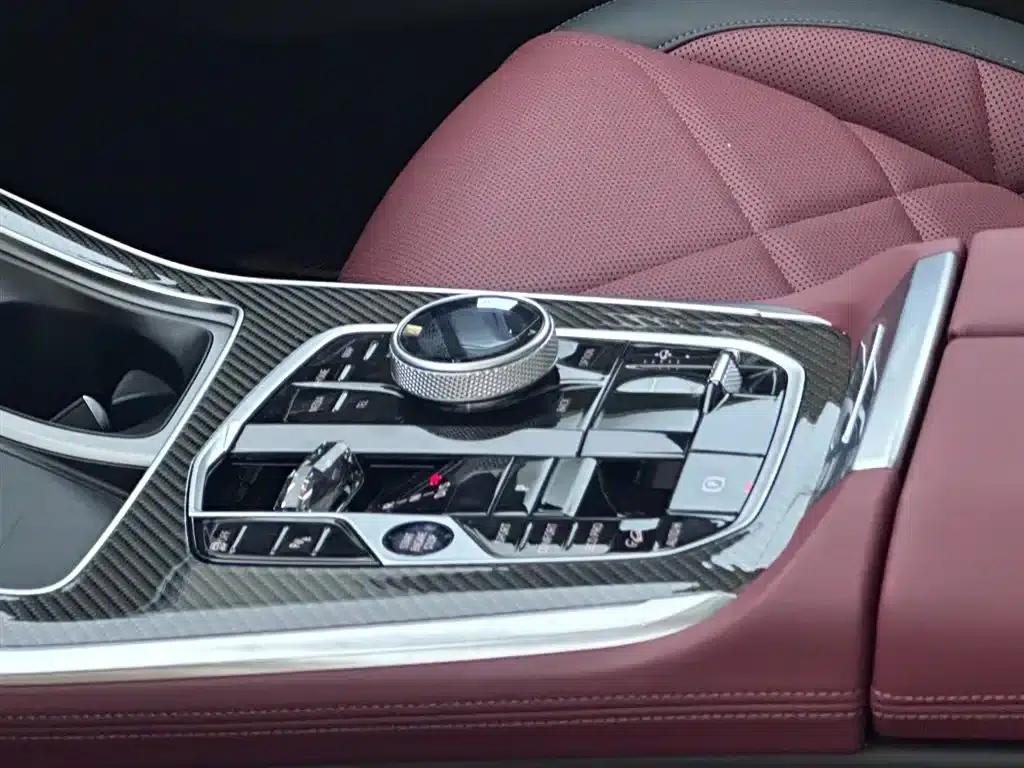 BMW X5 2025 xDrive 30Li M Sport Shadow Edition — миниатюра 11