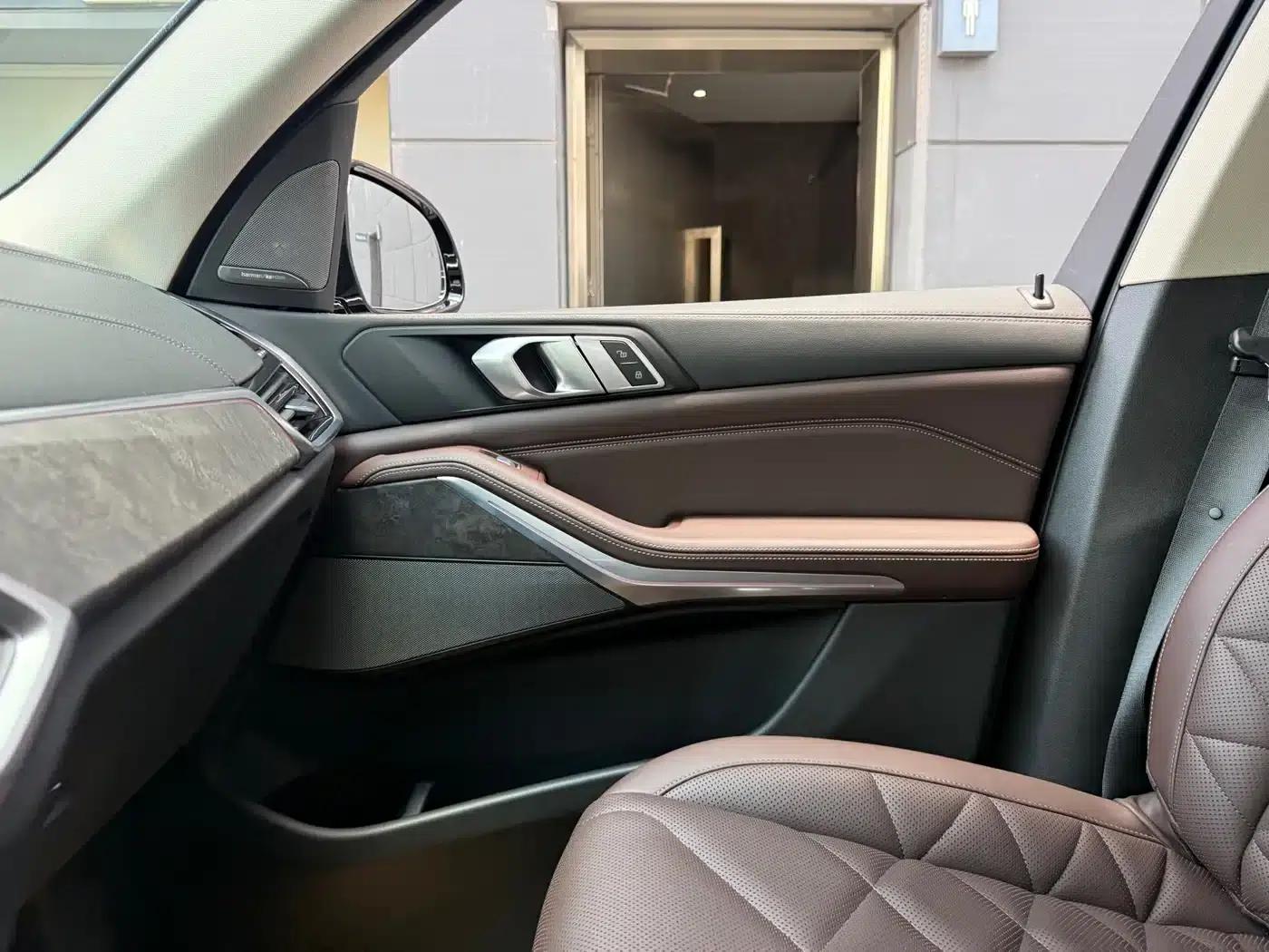 BMW X5 2022 xDrive 30Li M Sport Package — миниатюра 29
