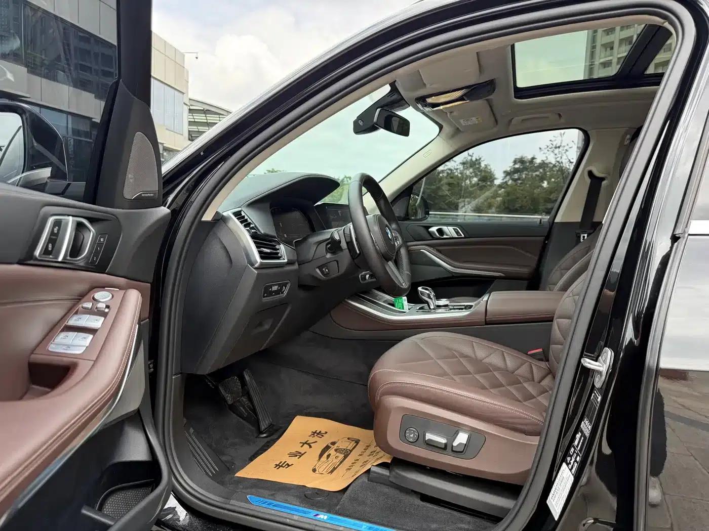 BMW X5 2022 xDrive 30Li M Sport Package — миниатюра 4