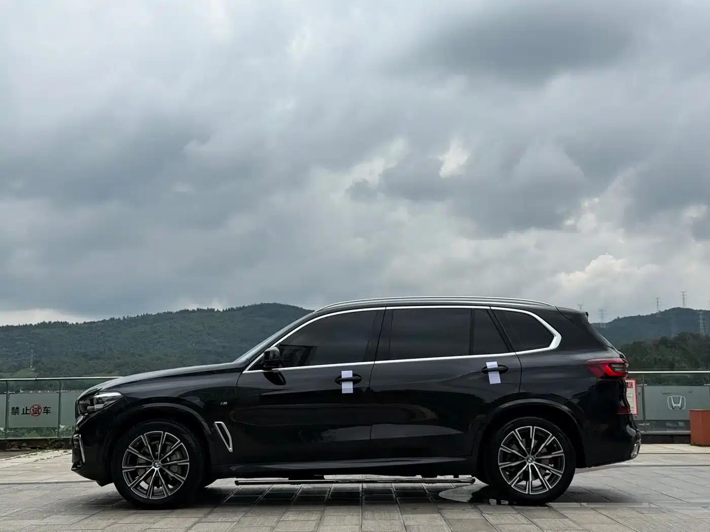 BMW X5 2022 xDrive 30Li M Sport Package — миниатюра 10