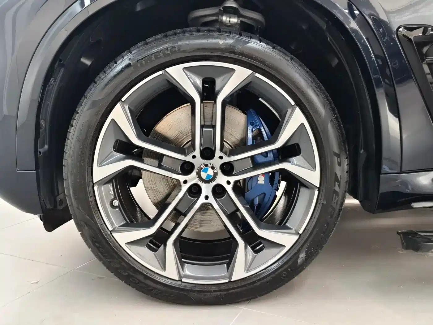 BMW X5 2023 xDrive 40Li M Sport Shadow Edition — миниатюра 18