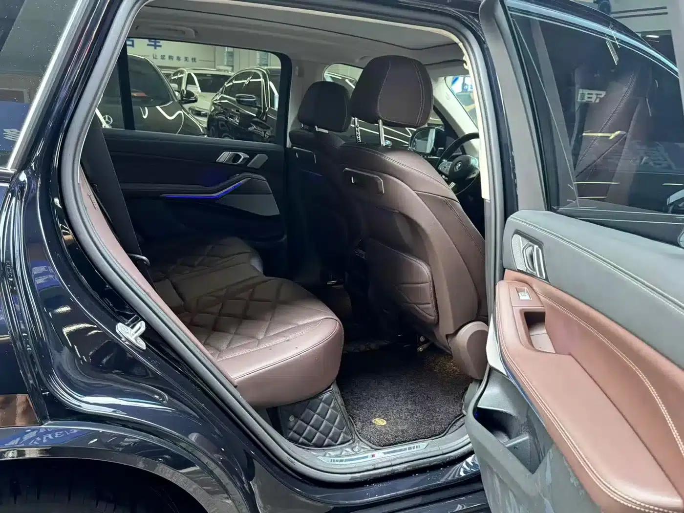 BMW X5 2023 xDrive 30Li Luxury M Sport Package — миниатюра 16