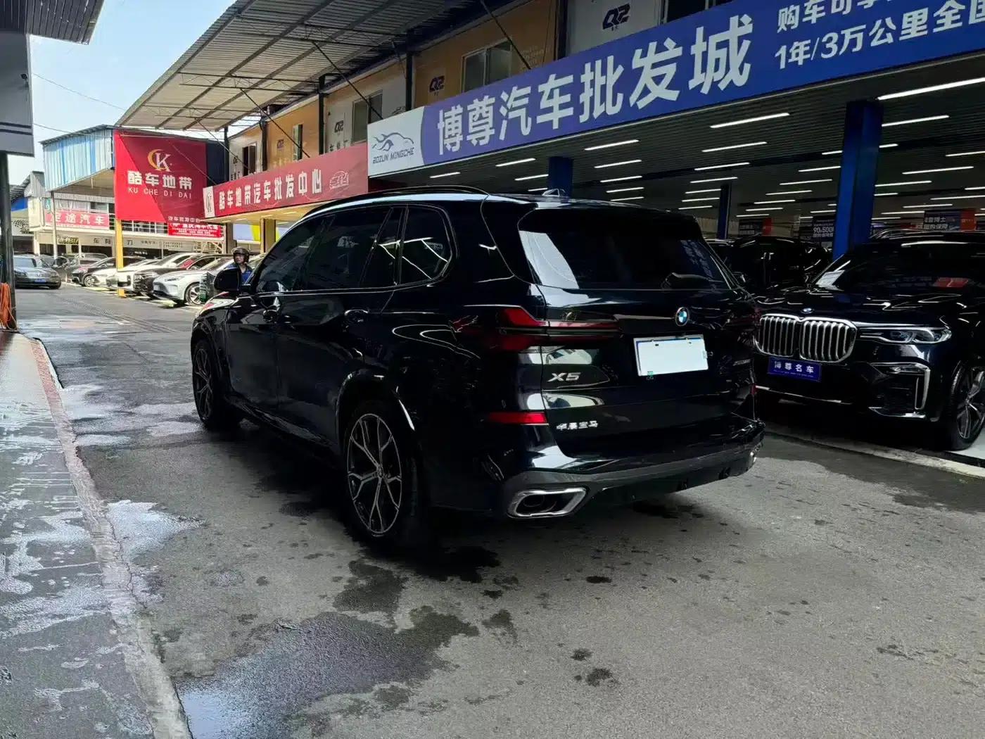 BMW X5 2023 xDrive 30Li Luxury M Sport Package — миниатюра 21