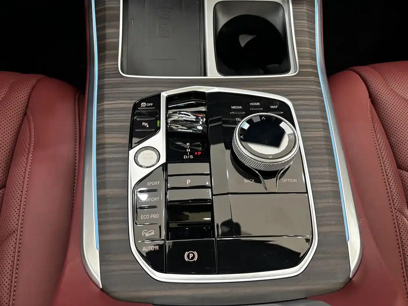 BMW X5 2025 xDrive 40Li M Sport Shadow Edition — миниатюра 20