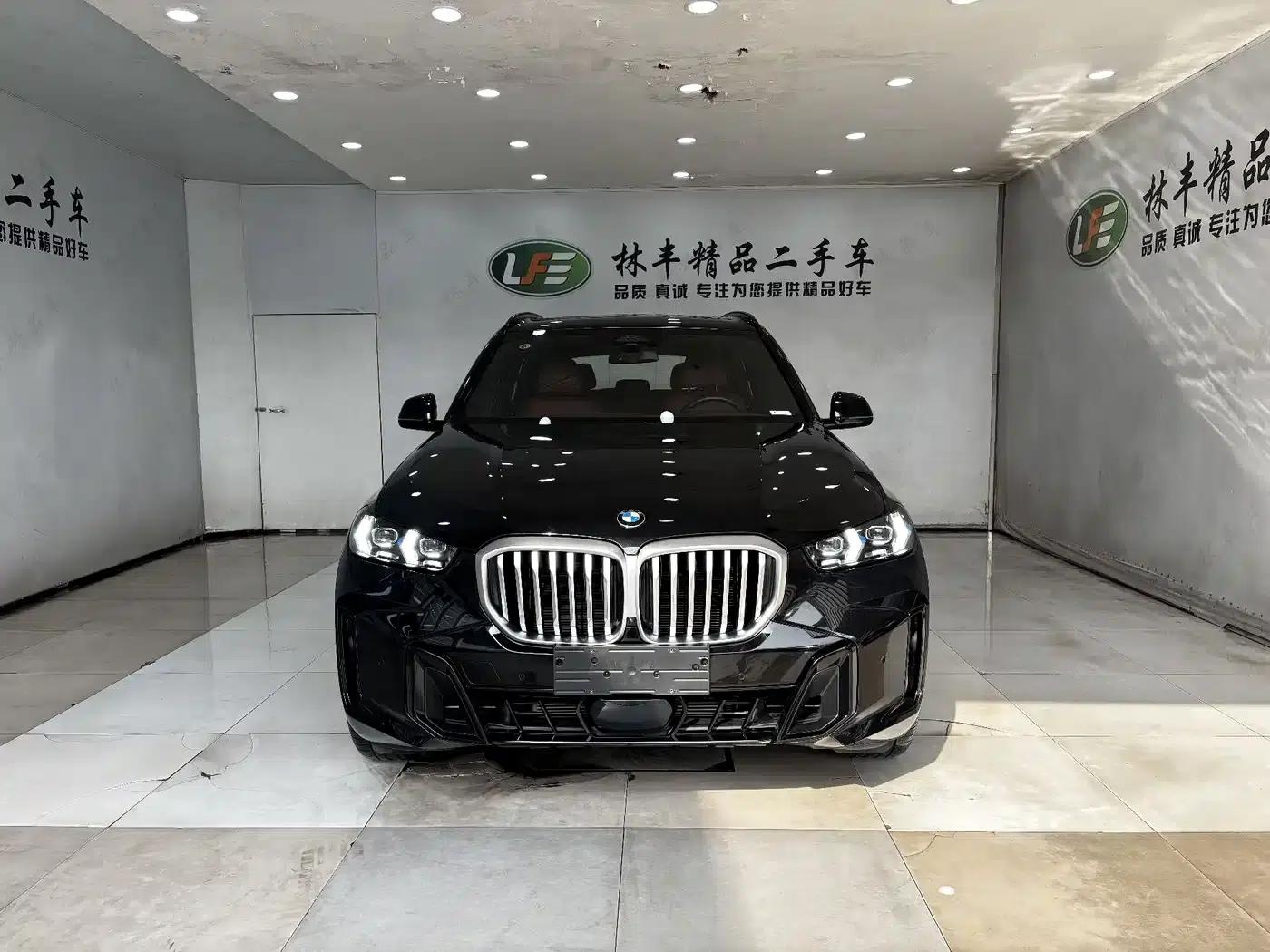 BMW X5 2025 xDrive 40Li M Sport Shadow Edition — миниатюра 3