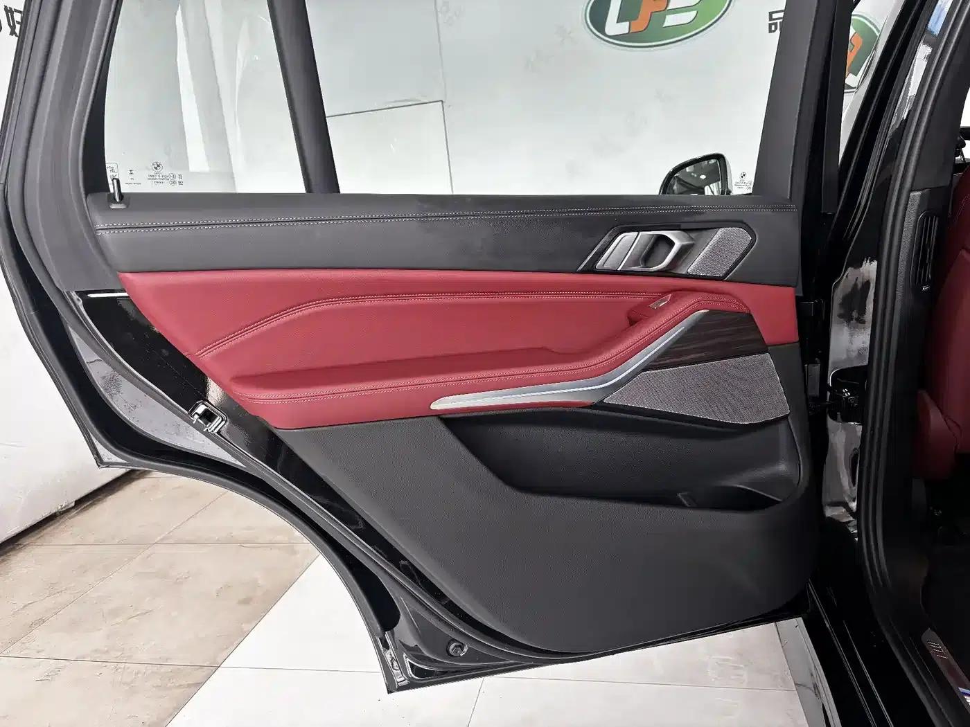 BMW X5 2025 xDrive 40Li M Sport Shadow Edition — миниатюра 22