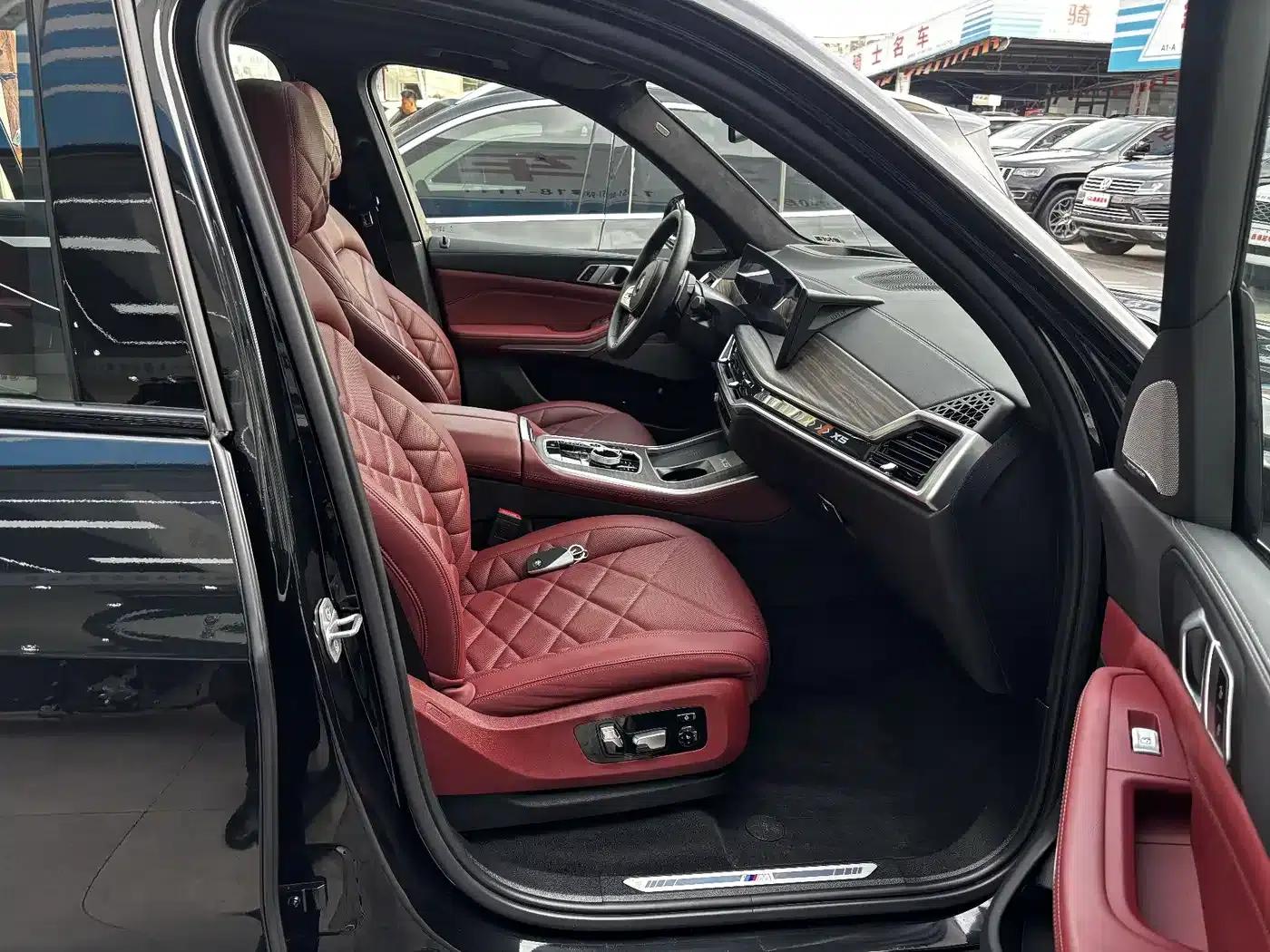 BMW X5 2025 xDrive 40Li M Sport Shadow Edition — миниатюра 26