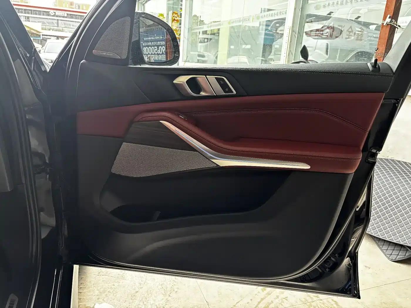 BMW X5 2025 xDrive 40Li M Sport Shadow Edition — миниатюра 28