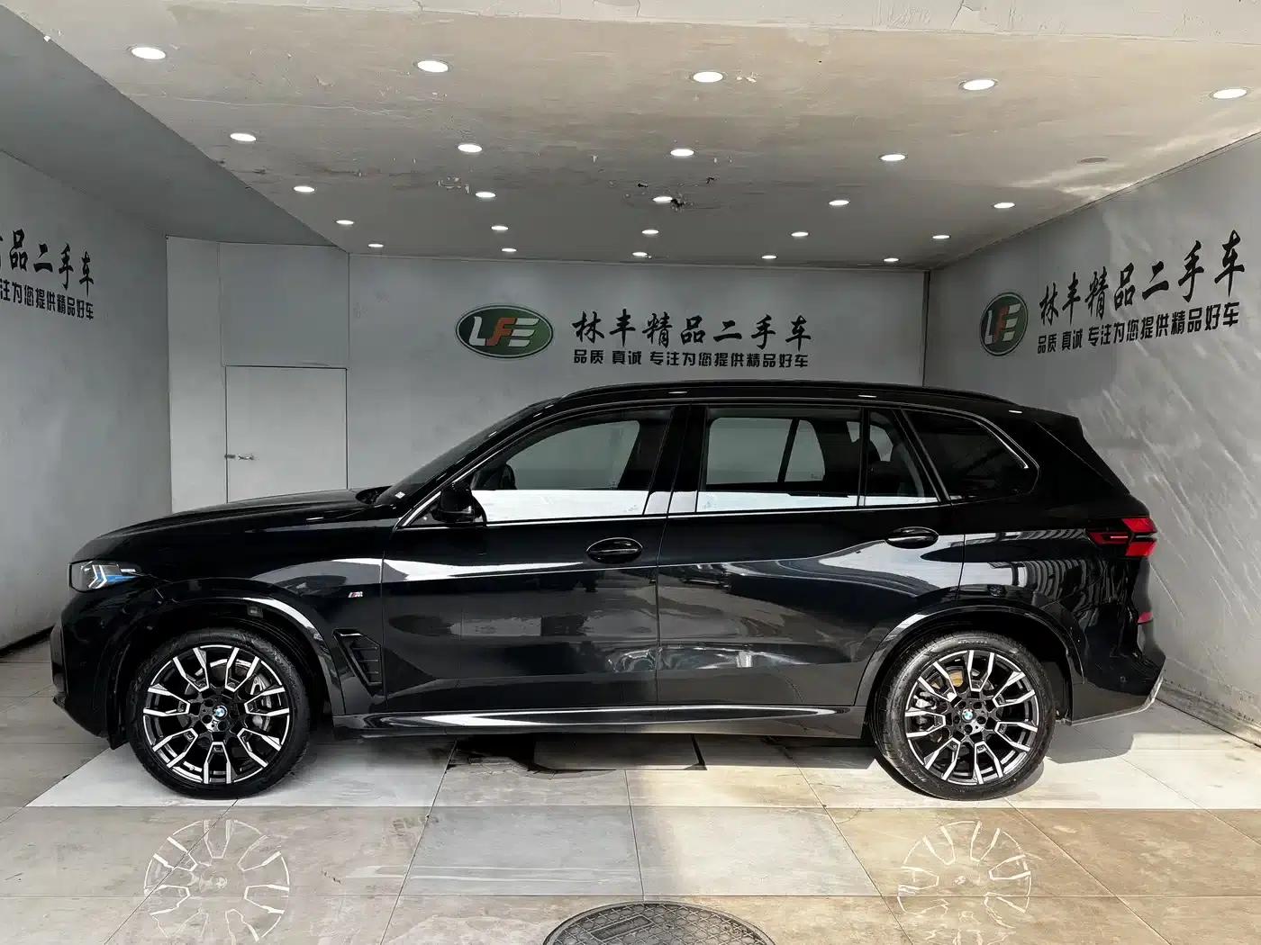 BMW X5 2025 xDrive 40Li M Sport Shadow Edition — миниатюра 5