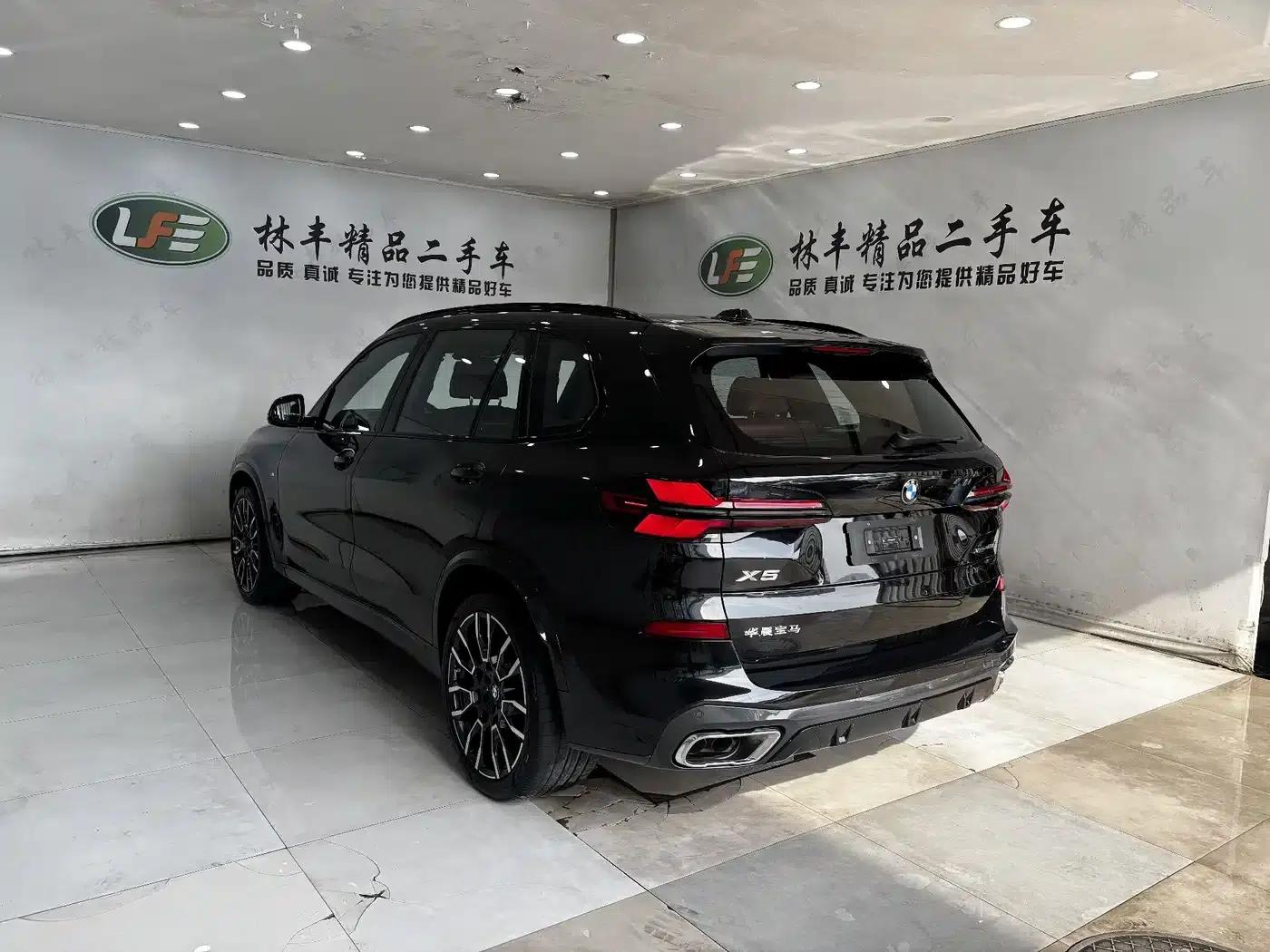 BMW X5 2025 xDrive 40Li M Sport Shadow Edition — миниатюра 6